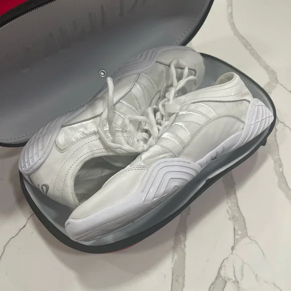 NFINITY Evolution White Sneakers - Picture 4 of 8